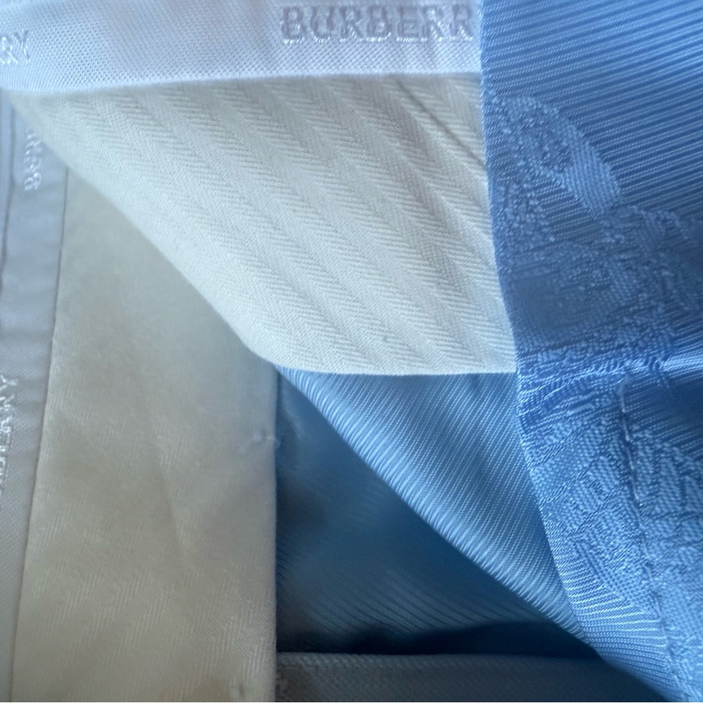 Burberry, new with tags pale Blue Women's tailored Shorts size 6 - Picture 9 of 10